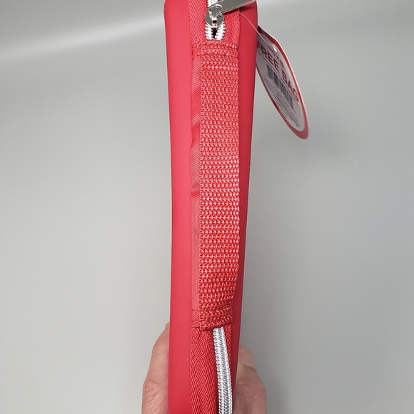 Johnson & Johnson First-Aid Zipper Case - Picture 4 of 12